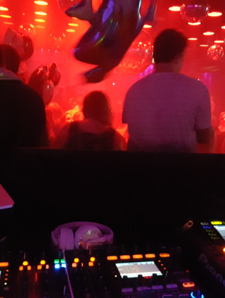 DJ Ylectric Zound - 90er Club Seven