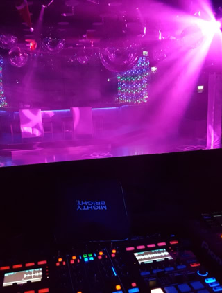 DJ Ylectric Zound - 90er Club Seven